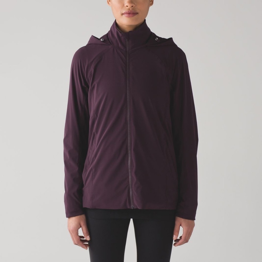 lululemon step to it jacket balck cherry